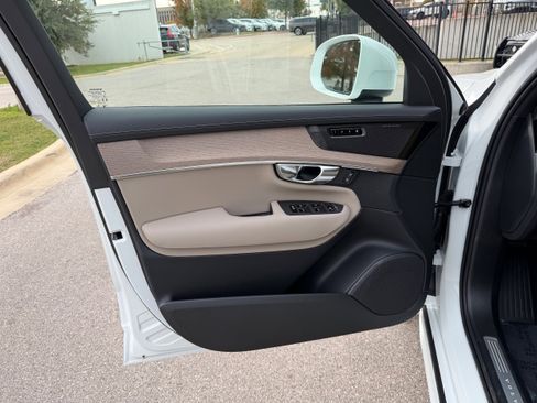New 2026 Volvo XC90 T8 Plus image 17