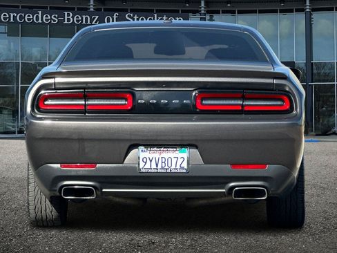 Used 2017 Dodge Challenger R/T RWD image 5