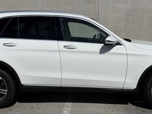 Used 2021 Mercedes-Benz GLC 300 image 3