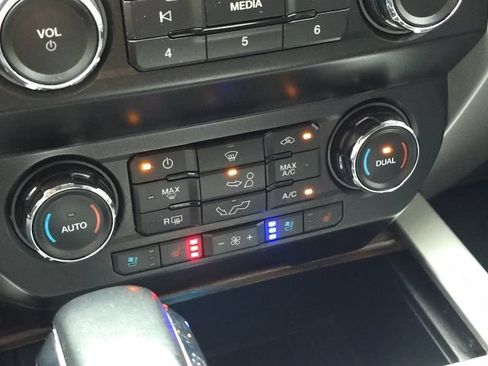 Used 2020 Ford F150 Lariat w/ Equipment Group 501A Mid AWD/4WD image 35