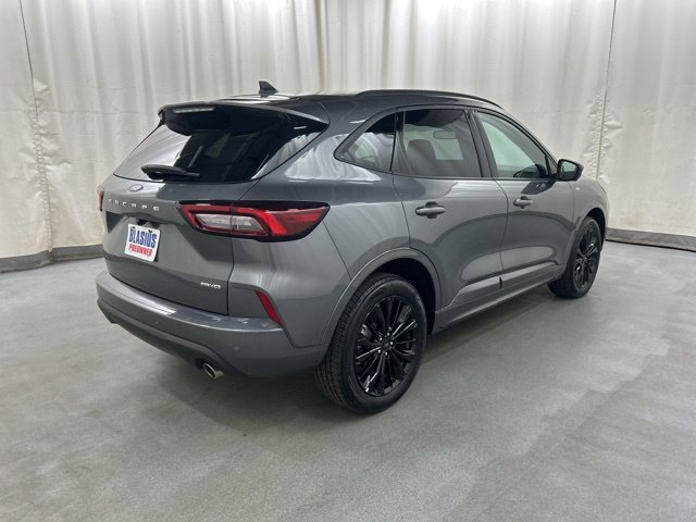 Used 2023 Ford Escape ST-Line Elite AWD/4WD image 6