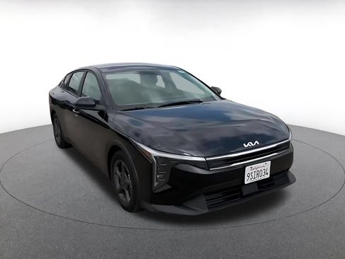 Used 2025 Kia K4 FWD image 3