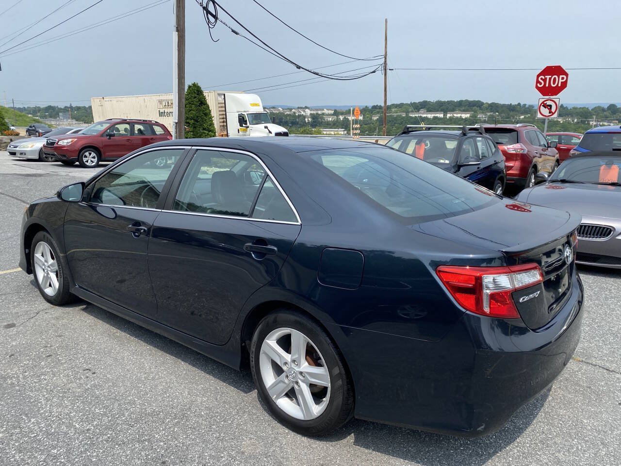 Used 2014 Toyota Camry SE FWD image 7