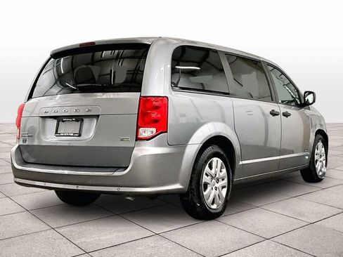 Used 2019 Dodge Grand Caravan SE w/ Rear Park Assist Package FWD image 12