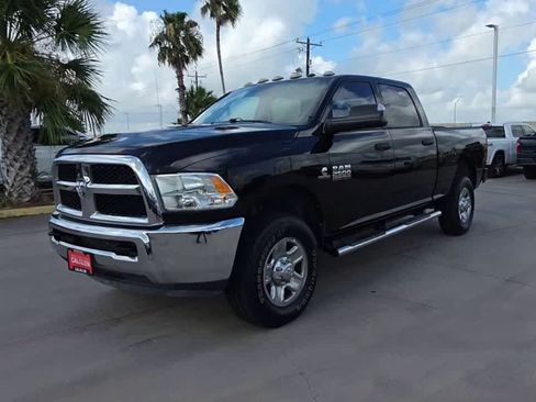 Used 2017 RAM 2500 Tradesman w/ Chrome Appearance Group AWD/4WD image 4