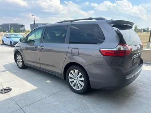 Used 2017 Toyota Sienna Limited Premium AWD/4WD image 3