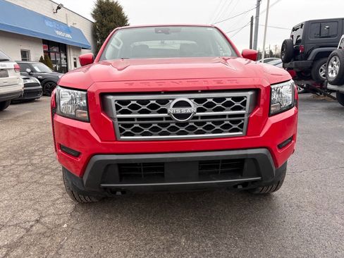 Used 2023 Nissan Frontier SV image 2