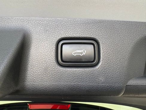 Used 2024 Hyundai Palisade Limited FWD image 14