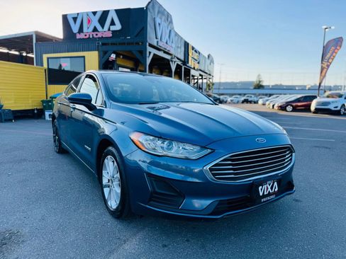 Used 2019 Ford Fusion SE FWD image 3