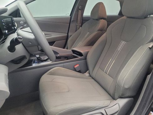 Used 2023 Hyundai Elantra SEL w/ Winter Weather Package image 17