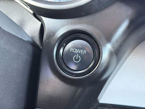 Certified 2025 Toyota Sienna XLE FWD image 23