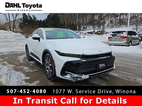 Used 2024 Toyota Crown Limited image 1