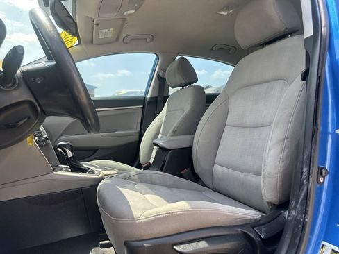 Used 2018 Hyundai Elantra SE FWD image 10