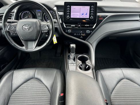 Used 2024 Toyota Camry SE image 15