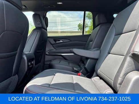 Used 2025 Chevrolet Traverse Z71 w/ Driver Confidence Package AWD/4WD image 9