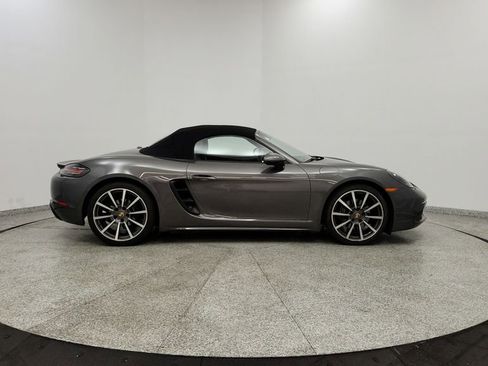 Used 2017 Porsche 718 Boxster RWD image 6