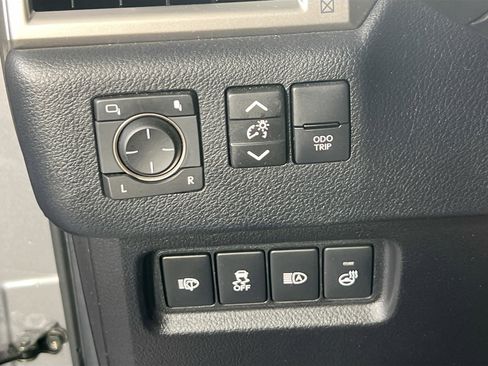 Used 2022 Lexus GX 460 Premium w/ Premium Package AWD/4WD image 10