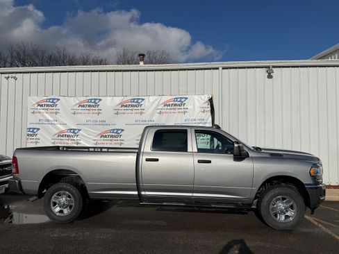 Used 2024 RAM 2500 Tradesman w/ Chrome Appearance Group image 3