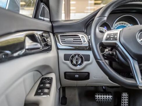 Used 2014 Mercedes-Benz CLS 550 image 35