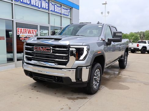 New 2026 GMC Sierra 2500 SLE w/ Max Trailering Package AWD/4WD image 6