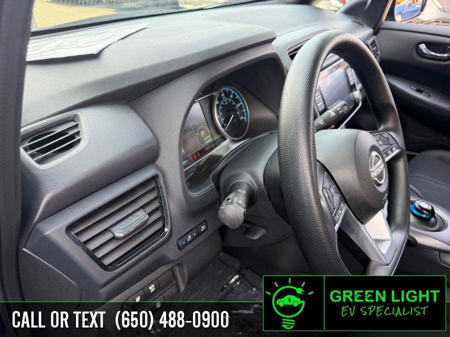 Used 2025 Nissan Leaf S FWD image 9