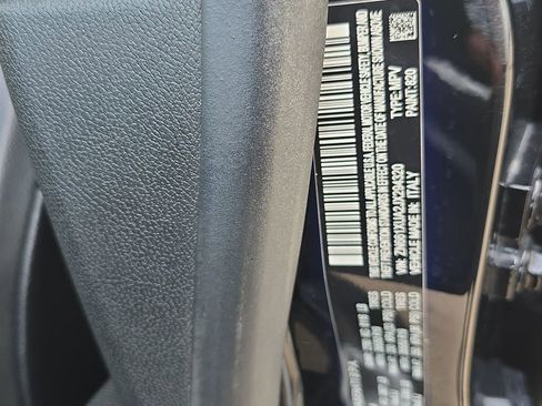 Used 2018 Maserati Levante Base image 40