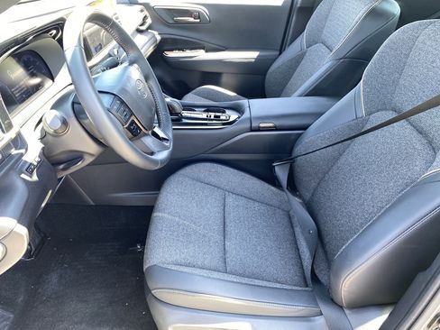 Used 2024 Toyota Crown AWD/4WD image 16