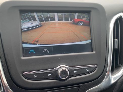 Used 2018 Chevrolet Equinox LT FWD image 15