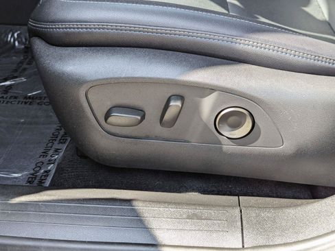 Certified 2024 Chevrolet Equinox EV LT FWD image 27