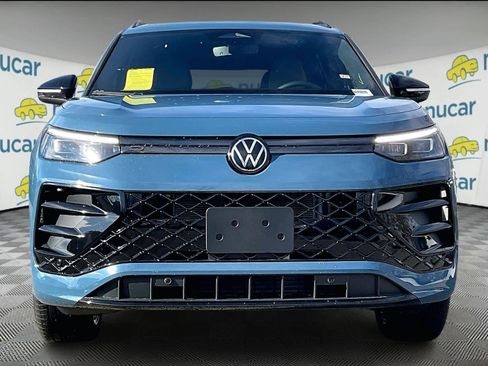 New 2026 Volkswagen Tiguan SE R-Line image 3