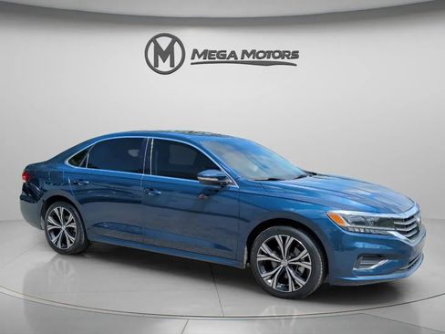 Used 2021 Volkswagen Passat 2.0T SE FWD image 10