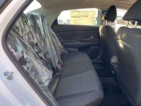 New 2026 Hyundai Elantra SE FWD image 20