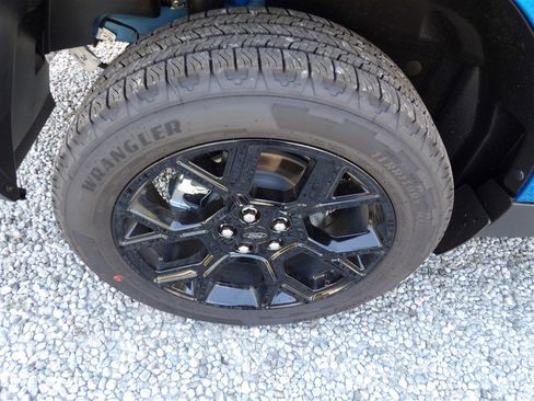 New 2025 Ford Maverick Lariat w/ Black Appearance Package image 31