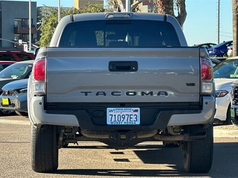 Used 2021 Toyota Tacoma TRD Sport image 6