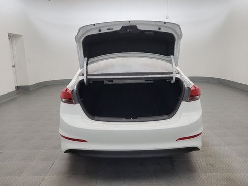 Used 2017 Hyundai Elantra SE FWD image 29