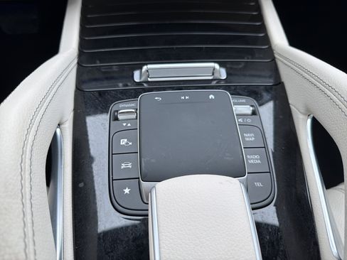 Used 2024 Mercedes-Benz GLE 450 4MATIC image 10