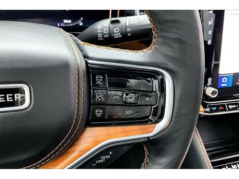 Certified 2024 Jeep Grand Wagoneer Series III w/ HD Trailer Tow Package image 26