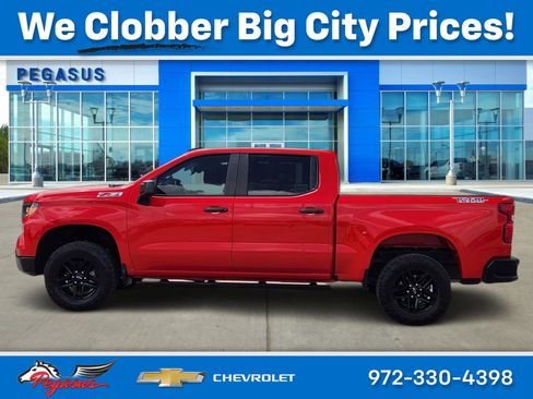 Used 2022 Chevrolet Silverado 1500 Custom Trail Boss AWD/4WD image 3
