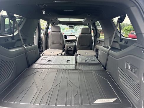 New 2026 Chevrolet Suburban Premier w/ Sun And Tow Package AWD/4WD image 63