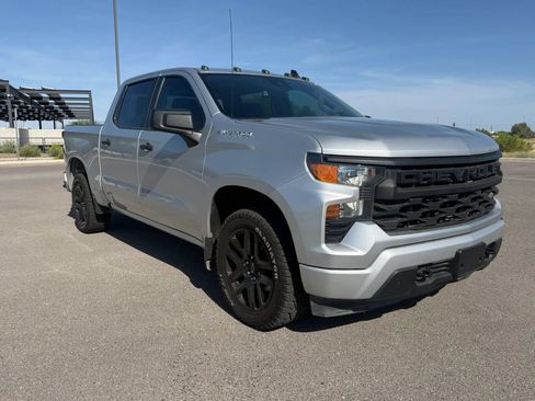 Used 2022 Chevrolet Silverado 1500 Custom RWD image 3