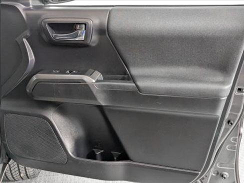 Used 2019 Toyota Tacoma TRD Sport RWD image 23