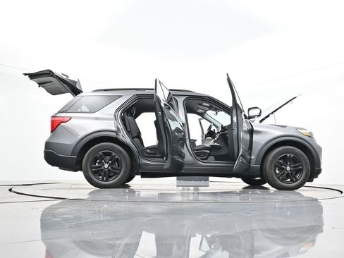 Used 2023 Ford Explorer XLT w/ Equipment Group 202A image 49