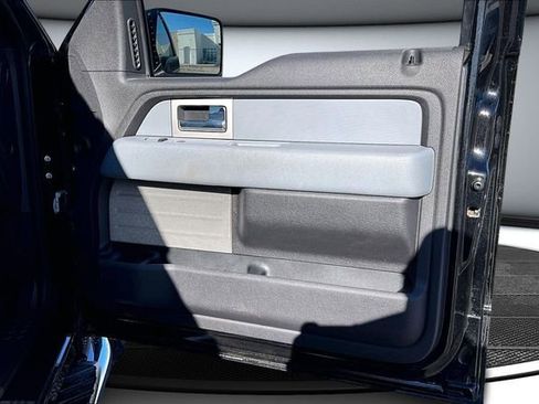 Used 2011 Ford F150 XLT w/ XLT Chrome Pkg image 27