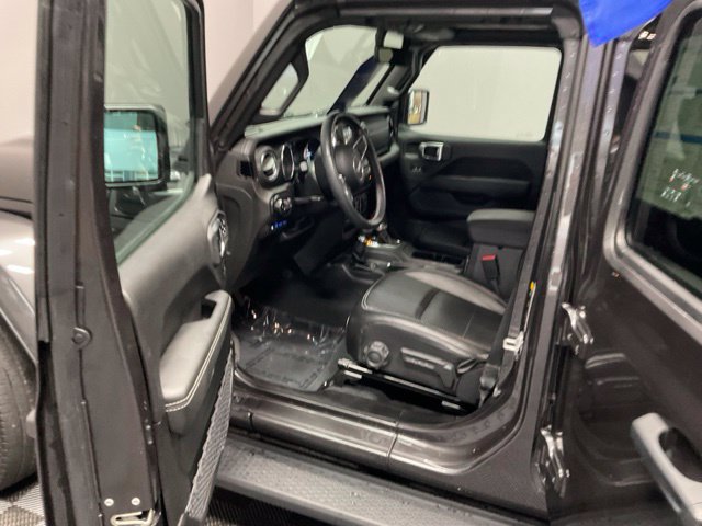 Used 2022 Jeep Wrangler Unlimited Sahara w/ Cold Weather Group AWD/4WD image 14
