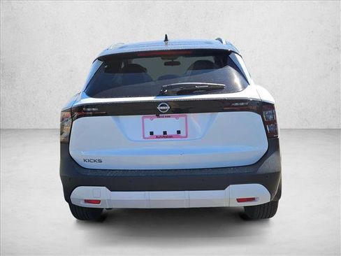 New 2026 Nissan Kicks SV image 9