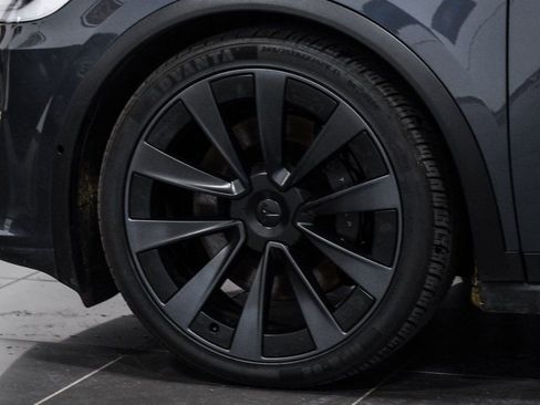 Used 2022 Tesla Model X image 54