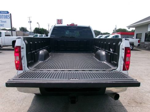 Used 2008 Chevrolet Silverado 3500 W/T AWD/4WD image 3