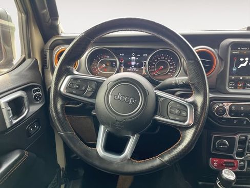 Used 2020 Jeep Gladiator Mojave AWD/4WD image 12