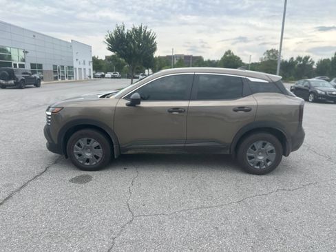 Used 2025 Nissan Kicks S FWD image 8