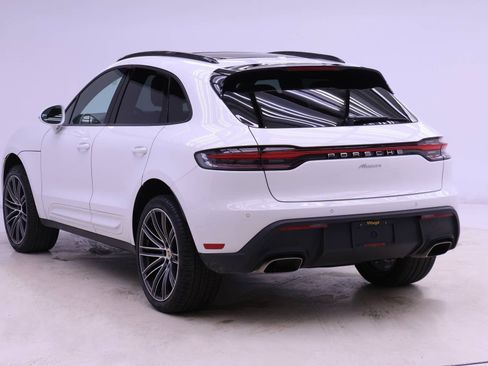 Used 2025 Porsche Macan image 3